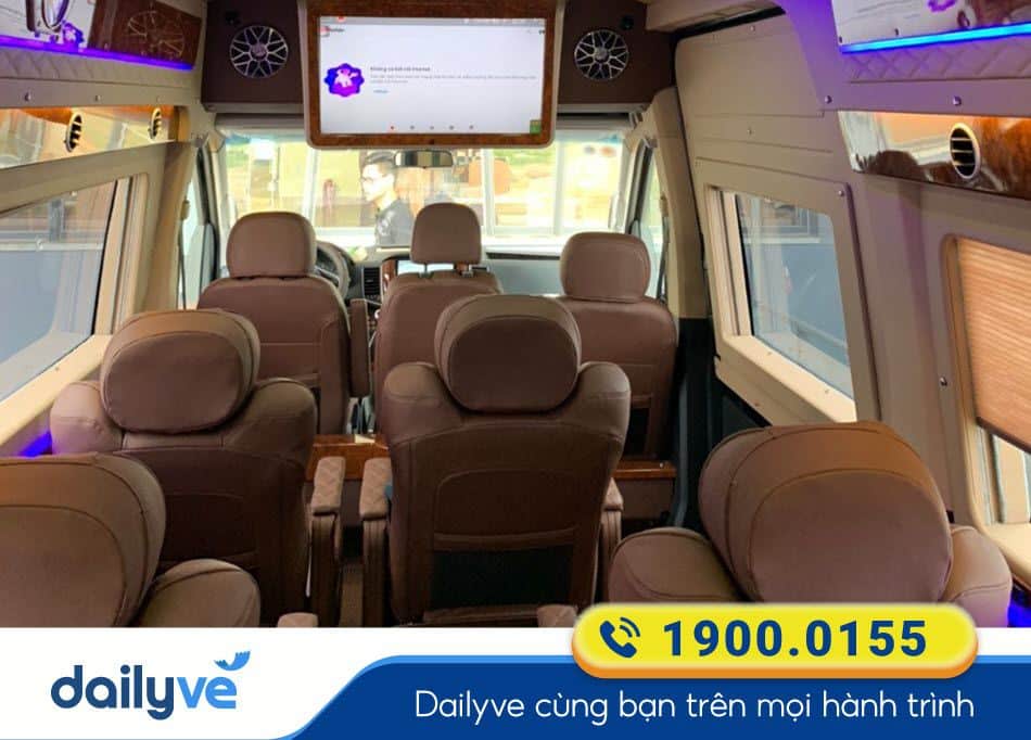 Các tiện ích hiện đại bên trong của xe Limousine Hoàng Công