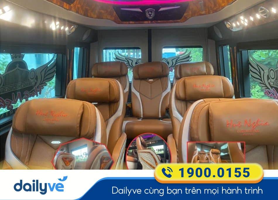 Thiết kế sang trọng của dòng xe Limousine 11 chỗ của nhà xe Huệ Nghĩa An Giang