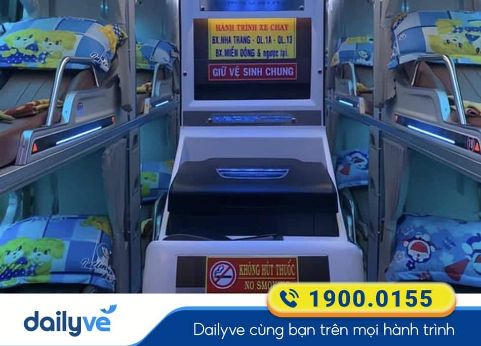 Nội thất xe Limousine 32 phòng của xe Quang Hạnh Nha Trang đi Sài Gòn