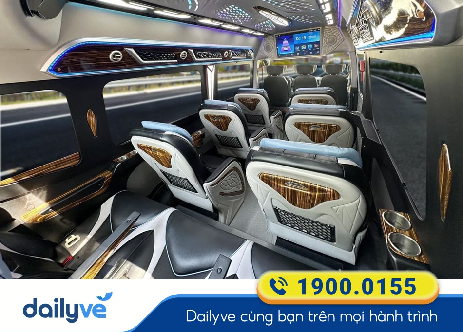 Tiện ích hiện đại dòng xe ghế Limousine 12 chỗ của xe khách Hương Khuê