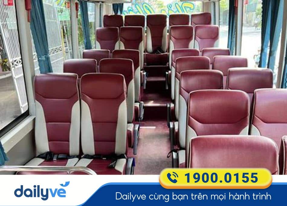 Nội thất xe ghế ngồi 28 chỗ của nhà xe Thảo Châu Tiền Giang - Sài Gòn