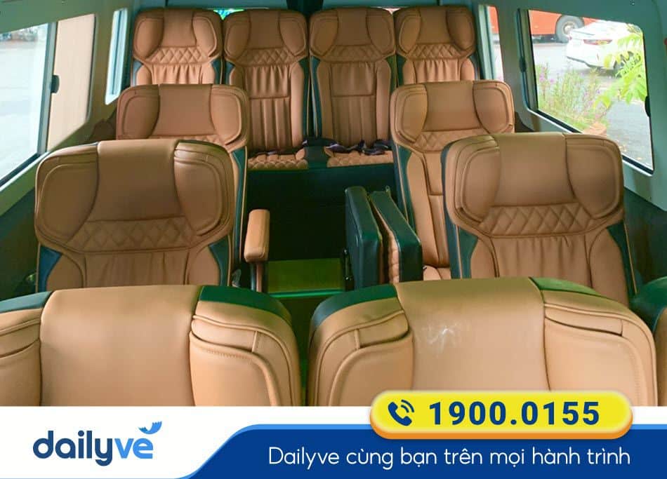 Nội thất xe ghế Limousine 9 chỗ của xe Đức Trưởng Thái Bình - Hà Nội