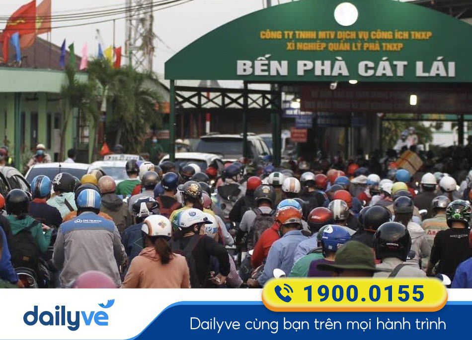 Phương tiện di chuyển qua bến Phà Cát Lái