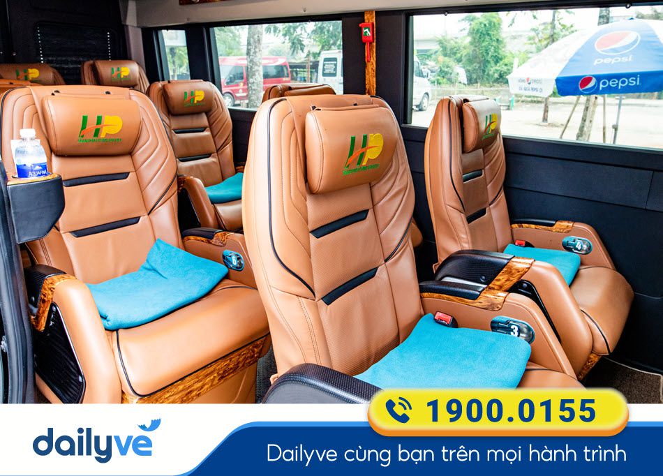 Các tiện ích hiện đại dòng xe Limousine 9 chỗ của xe khách Hoàng Phú Limousine