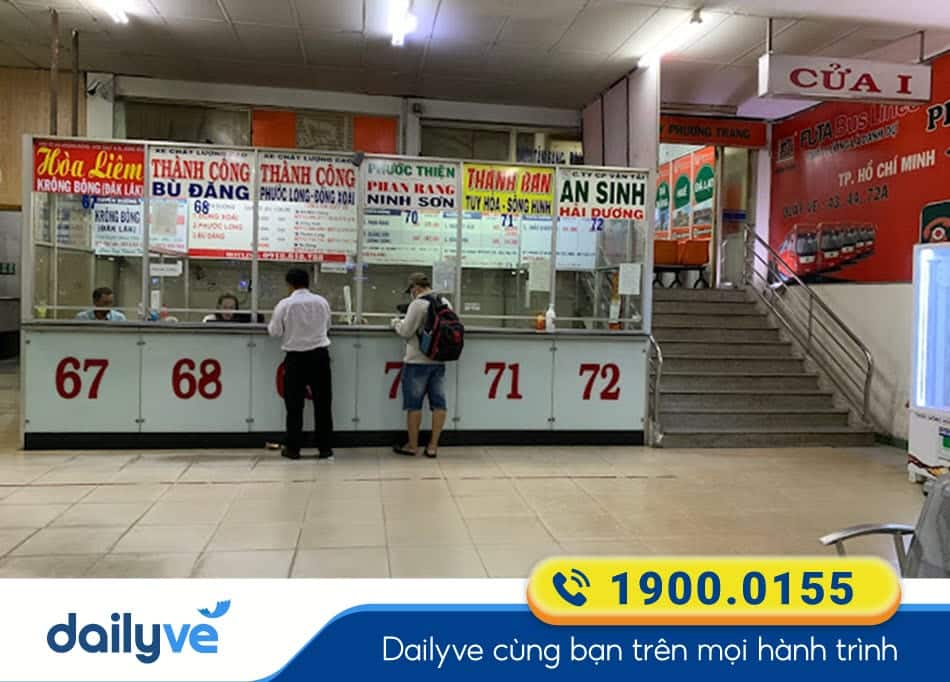 Phòng vé nhà xe Hòa Liêm tại bến xe Miền Đông